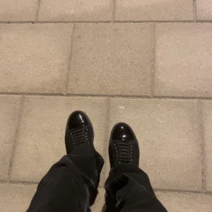 Lanvins  - Helt fräscha som nya inga defekter eller något helt sköna skor till skol starten. Kan gå ner i pris lite vid snabbt köp.