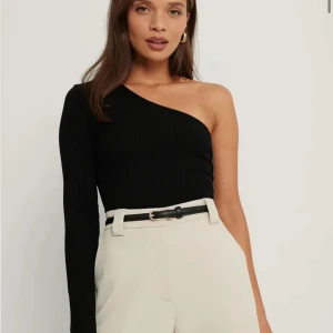 Offshoulder topp - Topp köpt från na-kd som jag aldrig använt. Storlek xs.