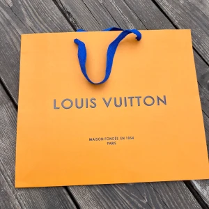 Lv shopping påse - Äkta Shopping påse från lv. Bra skick