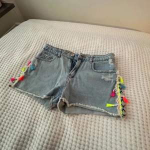 super sköna och gulliga jeans shorts