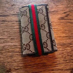 GUCCI nyckel fodral  - Väldigt fint skick, titta på bilderna