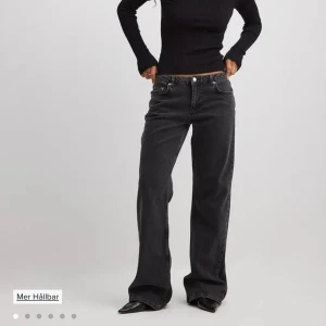 Nakd low waist jeans  - Dom är som nya! Nypris 799kr