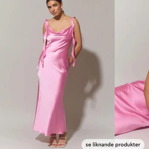 Rosa klänning - Superfin rosa klänning från Ginatricot!💕🤍 Aldrig använd, prislappen kvar🤗 Storlek 38! 