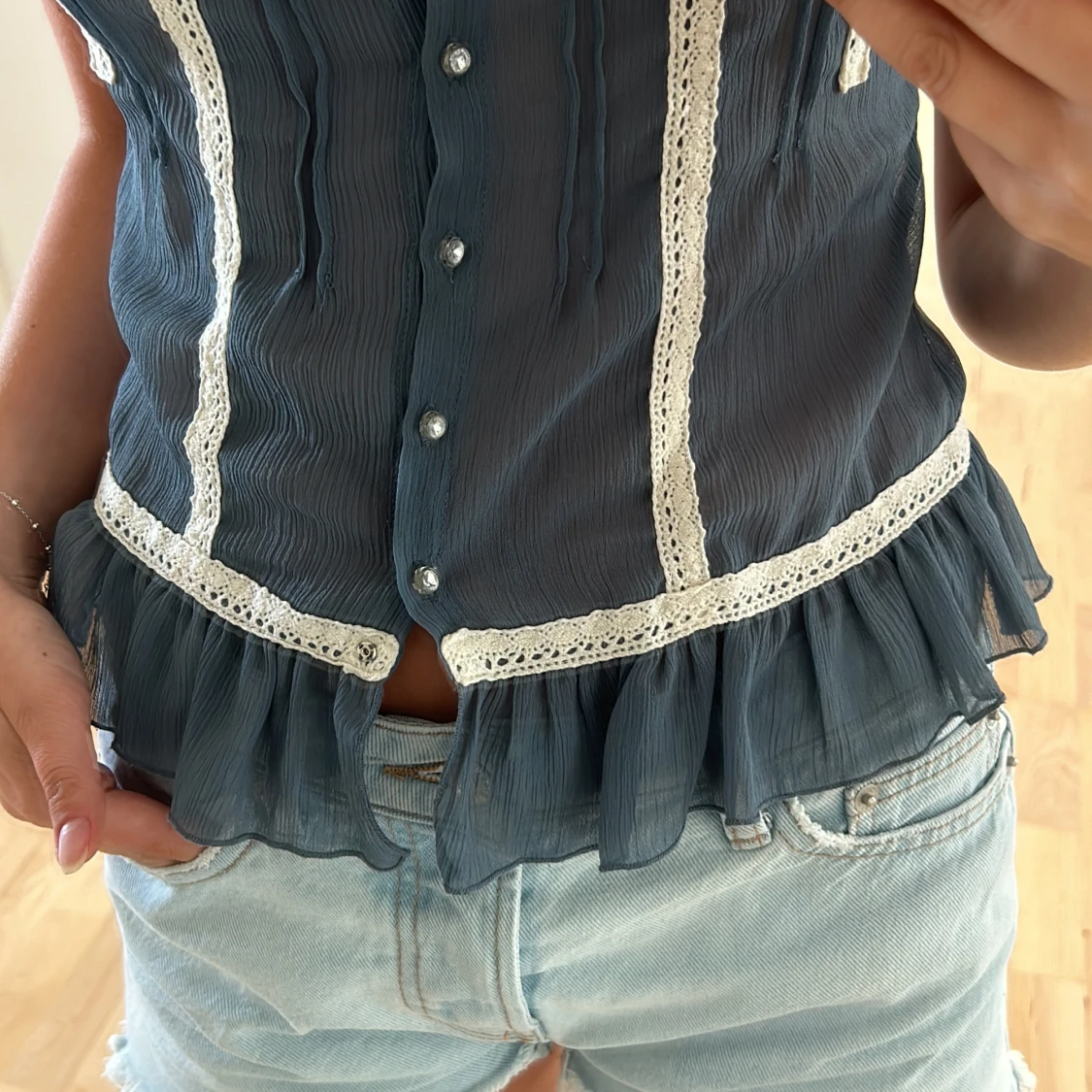 Linne med brodyr - 93