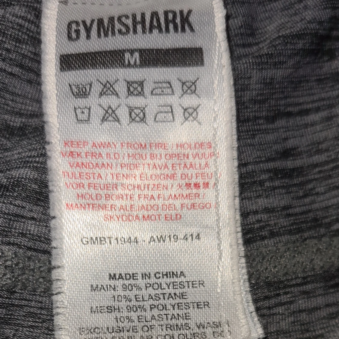 Gymshark tights stl M, litet hål vid grenen. - 91