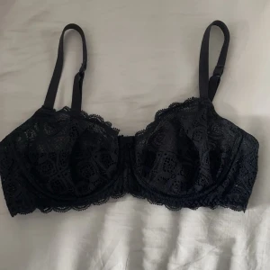 Intermissmi bh  - Säljer nu min bh från intimissimi som jag tyvärr inte har kunnat använda för att den inte passar mig. Aldrig använd, enbart testad. 🩷