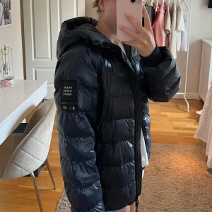 PeakPerformance vinterjacka - Intressekoll på min vinterjacka från PeakPerformance är sparsamt använd en vinter!💕