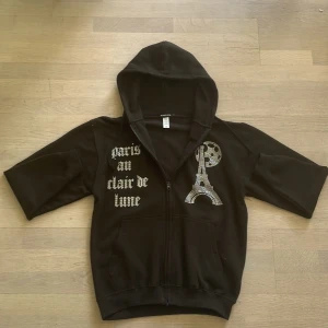 Blinglucid hoodie - Mycket bra skick aldrig använt pågrund av att det är lite för stor för mig då den är storlek M