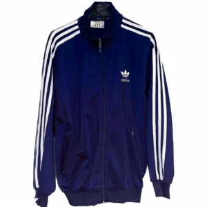 Adidas tröja  - Jag har använt bara på mig 3 gånger 