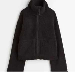 Teddy jacka h&m - Jätte fin använd ca 4 gånger❤️