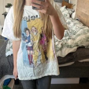 Fin clueless t-shirt - Säljer den här t-shirten från hm i storlek xs för att jag inte använder den längre❤️