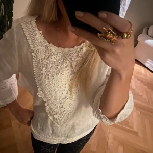 Trekvartsärmad blus  - Så söt 💕