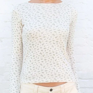 Brandy Melville topp - Samma som första bilden fast med rosa blommor