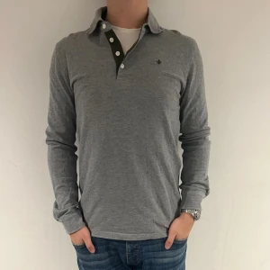 Morris rugbytröja - Säljer en riktigt fet rugbytröja från Morris i strålande skick. Modellen är 182 cm lång. Hör av er vid frågor och funderingar!