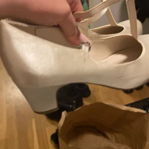 Sandaler - Sandal använd en gång vill sälja pga Fel storlek. (Pris kan Diskuteras)