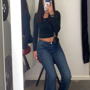 Lowwaiste Jeans  - Jätte fina blåa lowwaiste jeans som är i väldigt bra skick !