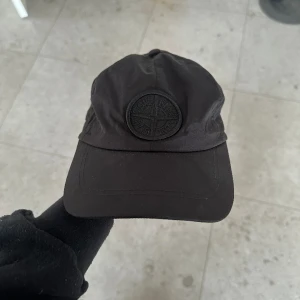 Stone island keps - * rep Oanvänd, väldigt fin