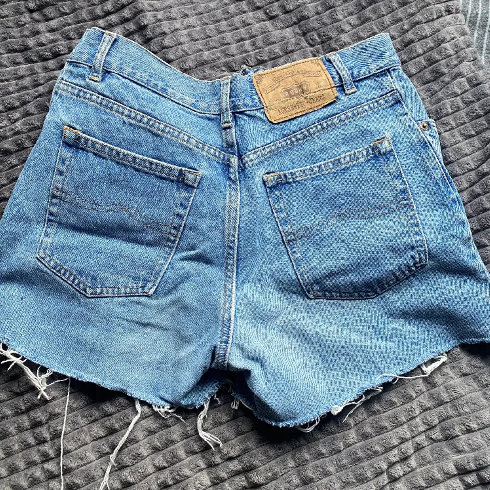Vintage jeans shorts, sitter jättefint på. Shorts.