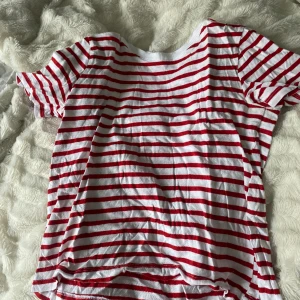 T-shirt från zara - Säljs pga den inte används, skriv för mer bilder💓