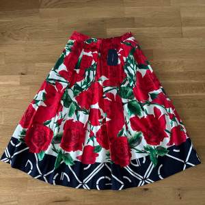 en ny kjol från Gant, eget pris 1300kr, med prislapp
