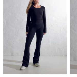 Mklifestyle byxor  - Populära tall byxorna i bra skick. Formar så bra! Nypris 500kr