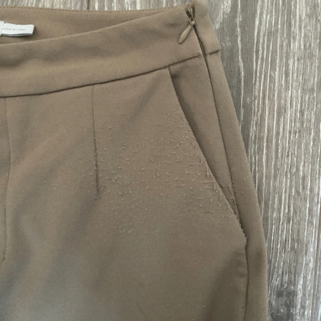 Beiga kostymbyxor  - 90