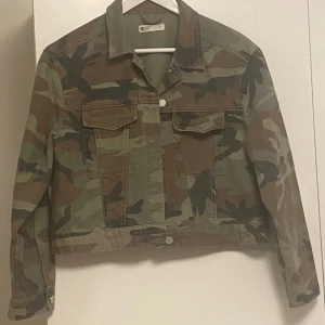 Militär kort jacka - Väldigt fin, använd nån gång