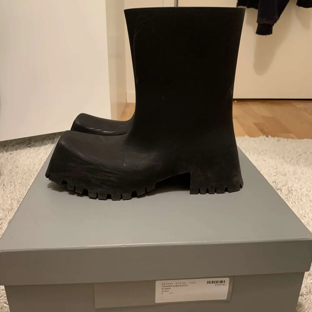 Balenciaga trooper boots, Condition 9/10 bought on farfetch have farfetch reciept. Skor.