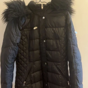 Jacka 1500kr(S) - Säljer den för 1500kr i strl S.