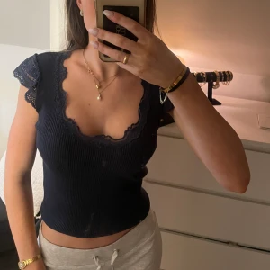 Rosemunde tröja - Skit söt rosemunde tröja 