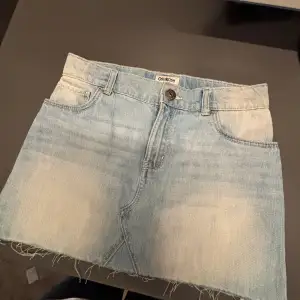 Snygg jeans kjol från OshKosh, säljer för att den är lite för liten 