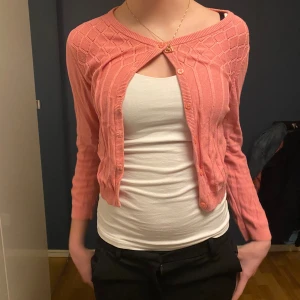 Kofta - Rosa kofta som är lite kortare