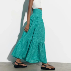 Långkjol - Långkjol från Zara, helt oanvänd med prislapp kvar. 