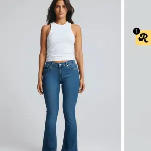 Säljer dessa bikbok lowwaist jeans i supergott skick, storlek XS/33!💕nypris 699kr