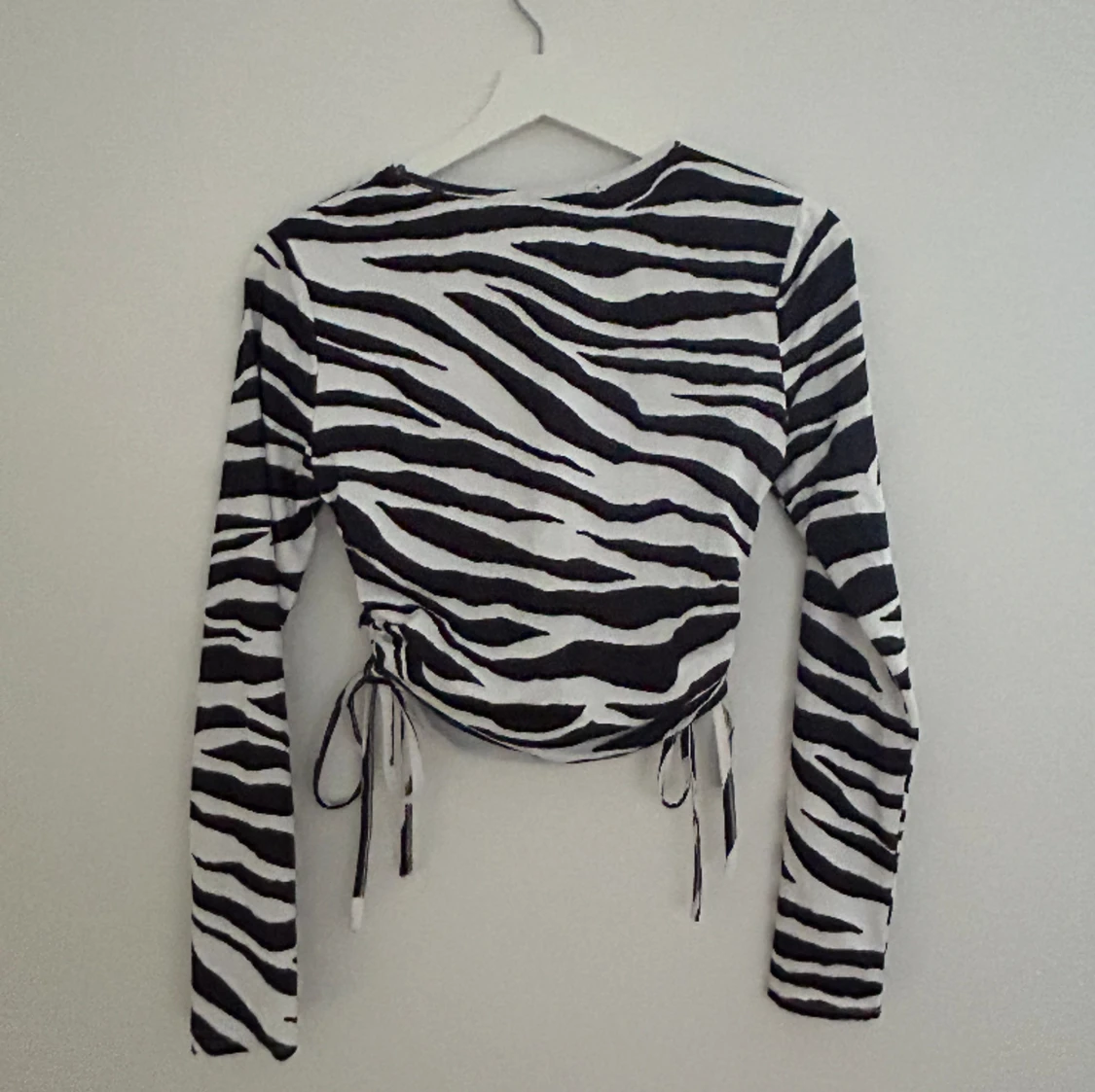 Zebratröja med knyte - 90