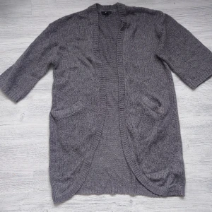 Grå långt kofta  - Grå långt kofta 