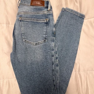 Bikbok never denim strl S (Nya) - Bikbok never denim strl S (Nya)