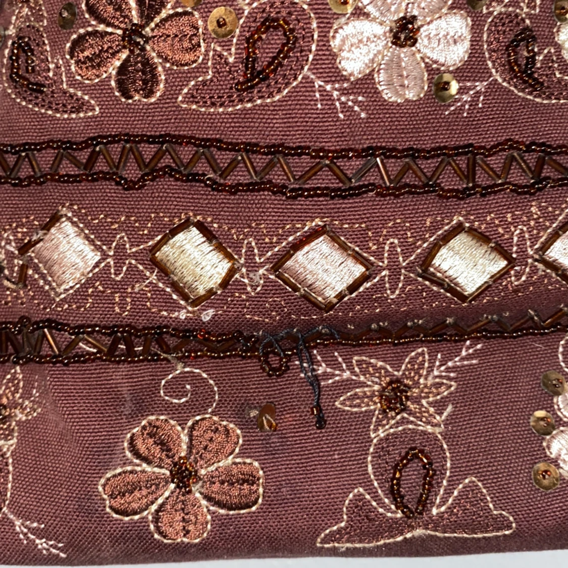 Brun handväska med paljetter och pärlor - 91