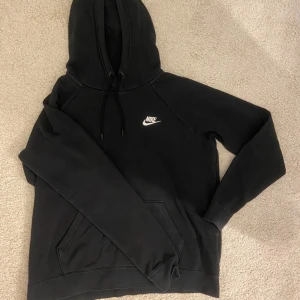 Nike Sweatshirt - Använt ett par gånger - bra skick
