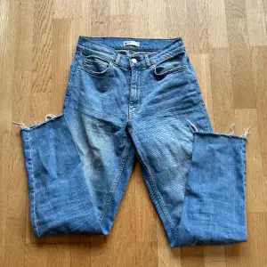 Söta jeans från Gina tricot 🩵 köp via köp nu!