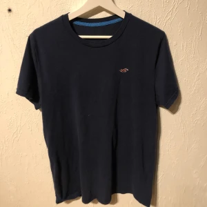 Hollister T-Shirt - Storlek M
