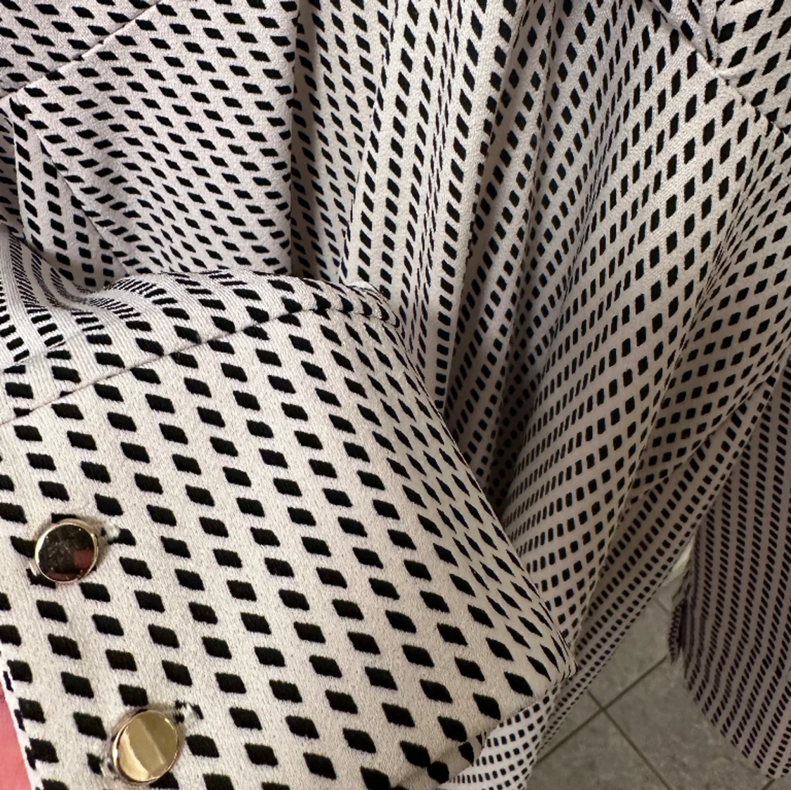 Prickig klänning  - 90