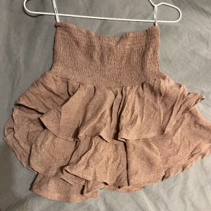 Sommar Kjol - Säljer denna supergulliga kjol då den ej kommer till användning! 