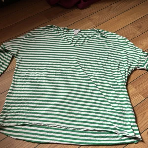 Tröja - Bred tröja i använt skick