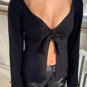 Säljer denna fina toppen från design by si i modellen maddy blouse, hör av er om intresserade ! ❤️