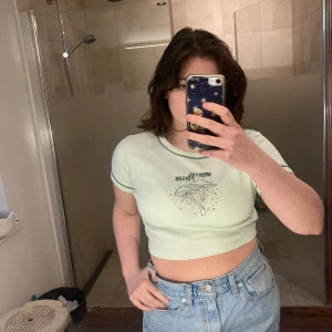 T-shirt  - Grön T-shirt från Inside, storlek S. I princip helt ny!!