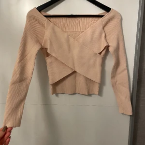 Sopp/tröja - Tjockt och fint material Lite kortare i ärmarna 