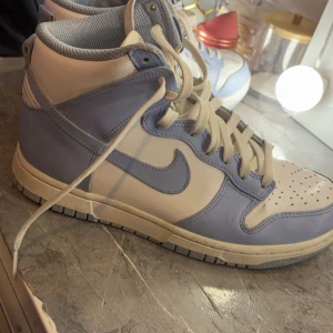Nike dunk high aluminium  - Bra skick sparsamt använda 