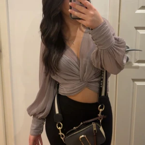 Zara topp - Zara topp säljes, som ny❤️