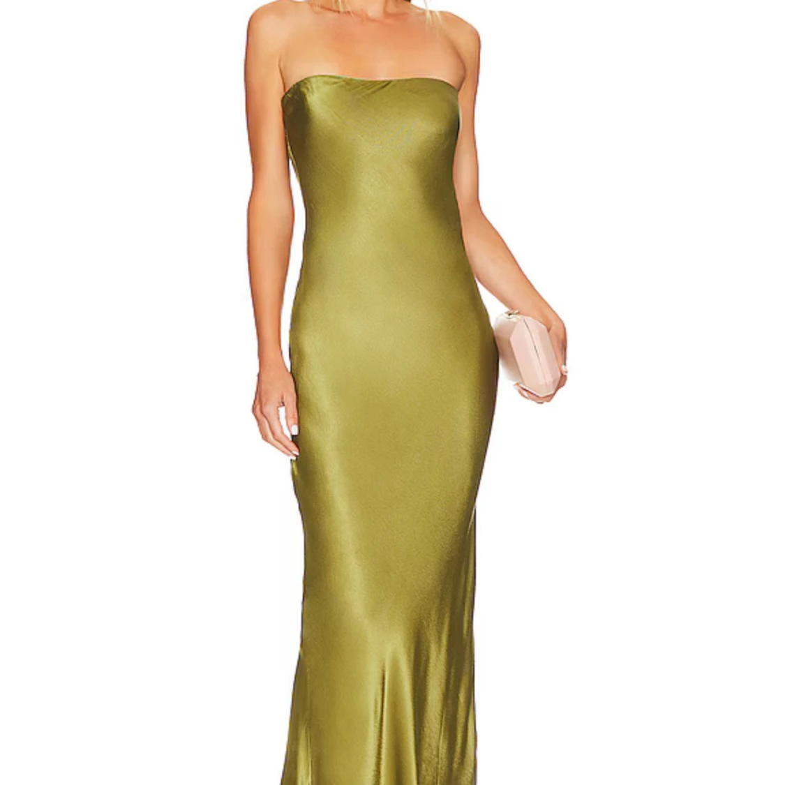 Olivgrön klänning från Revolve  - 90